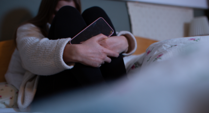 Illustratie bij: Handleiding met tips om tieners af te persen te koop op social media