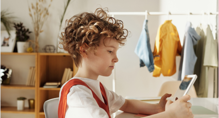 Illustratie bij: Waarom je je kind beter niet ‘slim’ kunt noemen, volgens experts