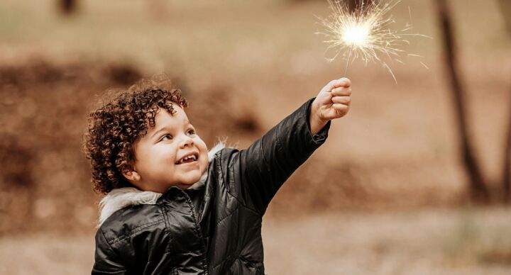 Vuurwerk sterretjes kind
