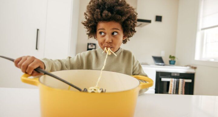 Illustratie bij: Met deze 5 gouden tips laat je je moeilijke eter (onbewust) van groente genieten
