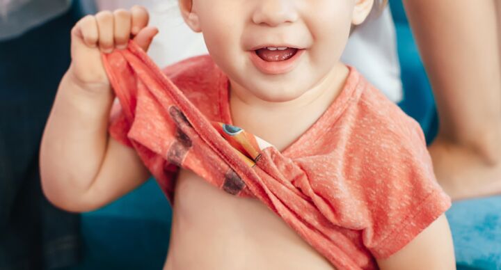 Illustratie bij: Angenita: ‘Voordat ik kon ingrijpen trok hij de trui van de arme man omhoog’