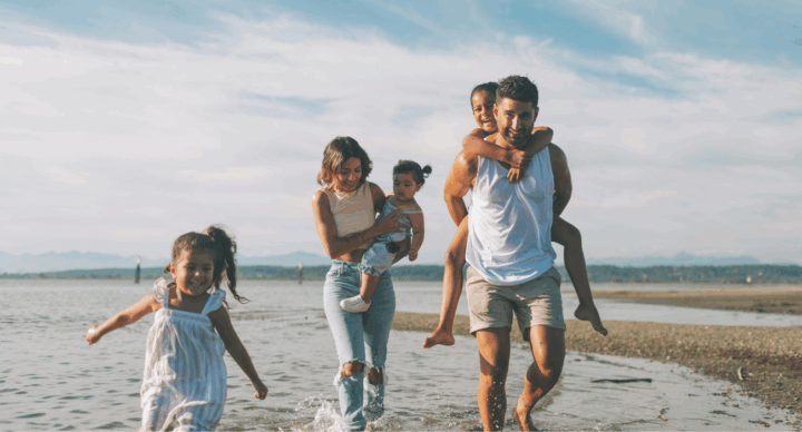 ouders kinderen gezin buiten