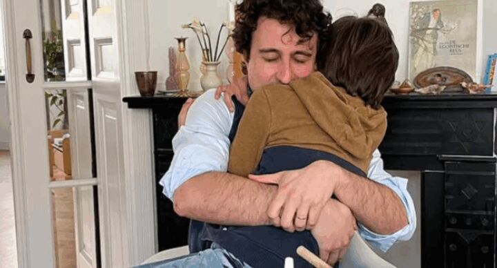 Illustratie bij: Jesse Klaver over het wilde gezinsleven en NERF guns: ‘Stoeien is de beste emotieregulator’