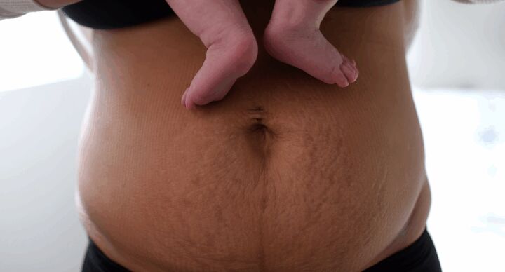 bevalling postpartum buik baby