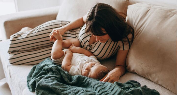 Illustratie bij: Een zorgverzekering regelen voor je kleintje: hoe werkt dit eigenlijk?