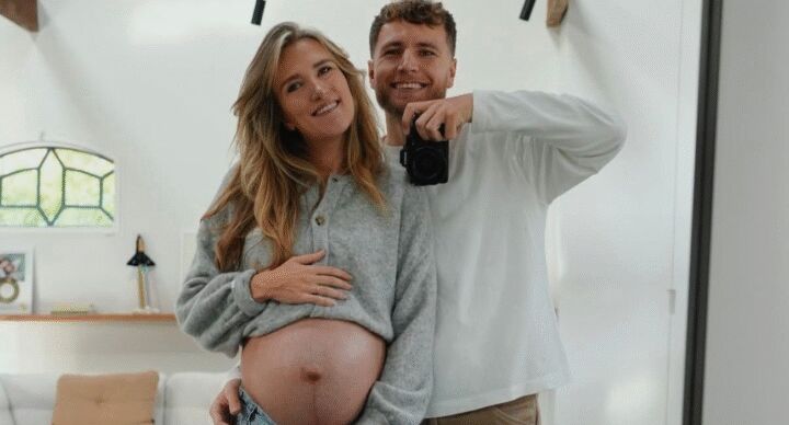 Illustratie bij: Suzan en Freek leggen zwangerschap vast met beeldige foto’s: ‘Bijzonder om mijzelf zo te zien’