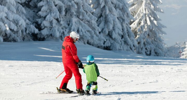 Sunweb wintersportbestemming met kinderen sneeuw skien