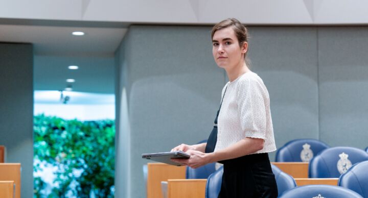 Illustratie bij: FVD-fractievoorzitter Lidewij de Vos in verwachting van eerste kindje: ‘Dankbaar en nieuwsgierig’