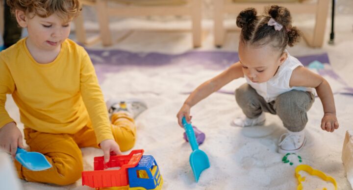 Illustratie bij: Had je eerder willen weten: met deze lifehack ruimen kinderen razendsnel hun speelgoed op