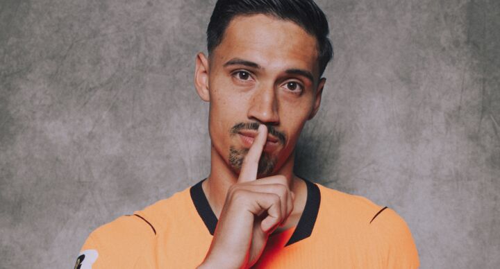 Illustratie bij: Cute! Zoontje van Oranje-speler Tijjani Reijnders onthult het geslacht van tweede kindje