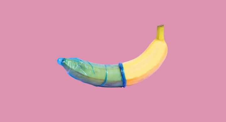 Illustratie bij: Mette: ‘Mijn vader kwam de woonkamer binnen mét het gebruikte condoom van mijn vriend in zijn hand’