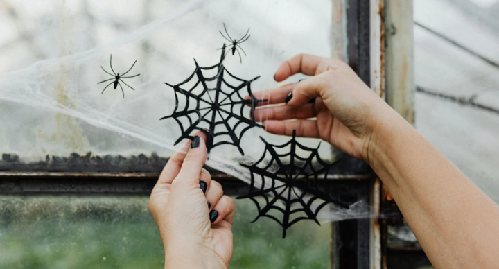 Illustratie bij: Amber: ‘Mijn dochter gaf een Halloweenfeestje, maar ineens stond er een woedende moeder voor de deur’