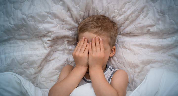 Illustratie bij: Je kind wordt steeds huilend wakker door nachtmerries: dít kun je doen om te helpen