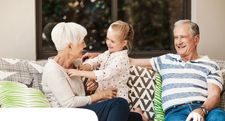 Illustratie bij: 9 ouderwetse dingen die opa en oma doen en die juist goed zijn voor je kind