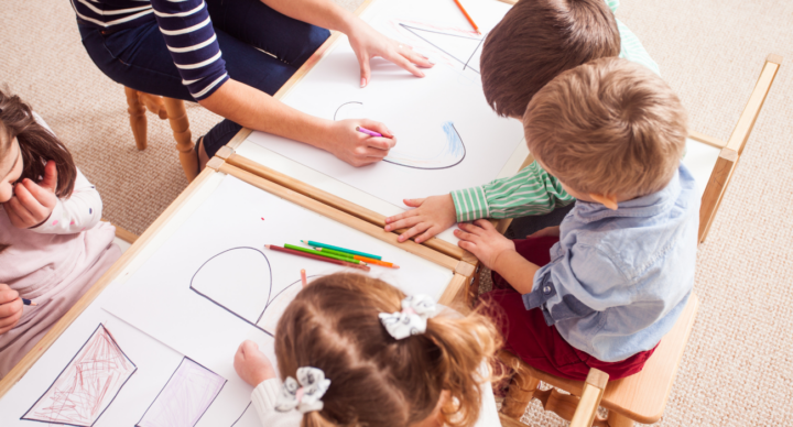 Illustratie bij: Dringend advies na uitbraak mazelen: beperk contacten op kinderdagverblijf