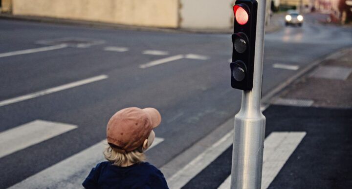 Stoplichten peuter jongen