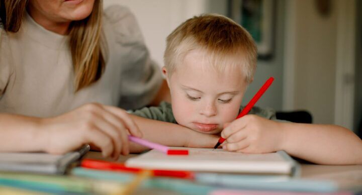 Illustratie bij: Kijktip! Zembla onderzoekt het falende leerlingenvervoer voor het speciaal onderwijs