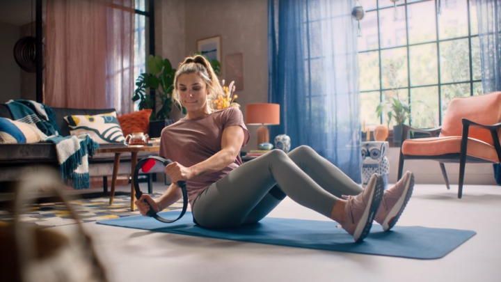 Illustratie bij: Zó kun je veel bewegen en fit worden zonder het huis uit te moeten