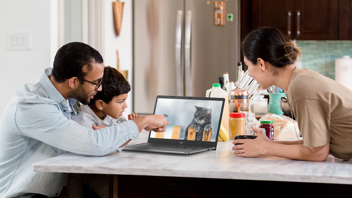 Illustratie bij: Back to school? Deze slimme laptop helpt het hele gezin een handje (én jij kunt ‘m winnen)