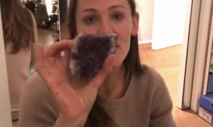 video-actrice-jennifer-garner-haalt-tas-leeg