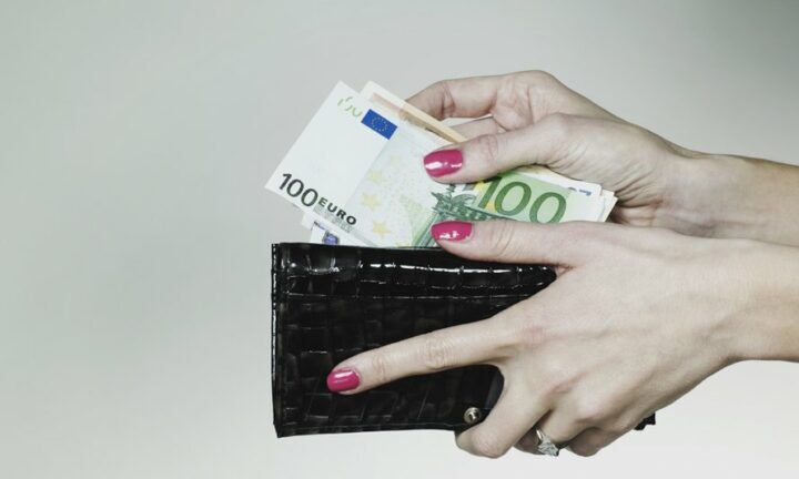 enquete-moeders-liegen-geld