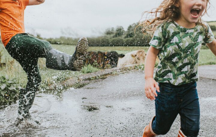 Illustratie bij: Waarom het goed is dat je kind vies wordt