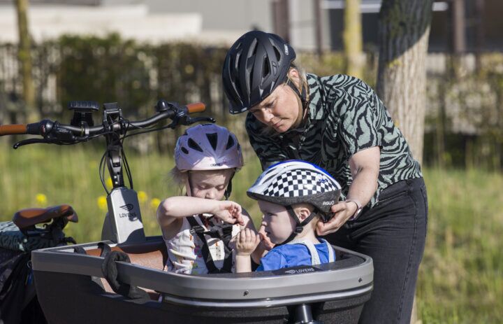Illustratie bij: ‘Mijn kinderen vinden: als wij een helm dragen, dan papa en mama ook’