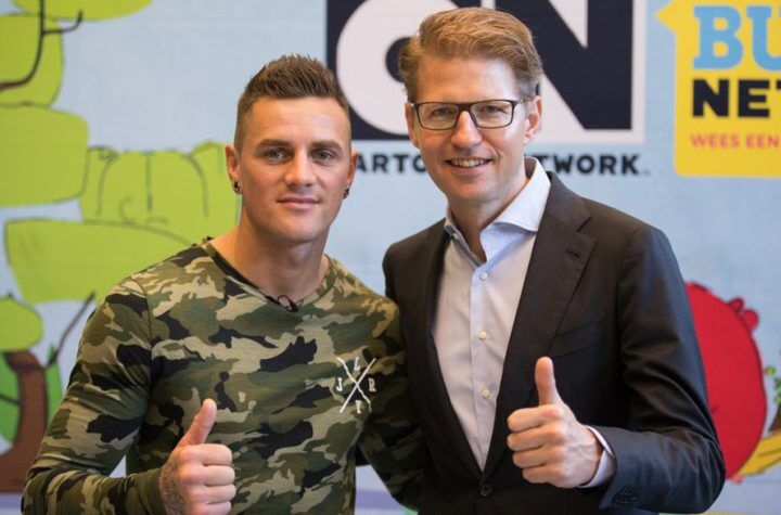 Nieky Holzken en Sander Dekker openden vanmorgen de Week Tegen Pesten. Beeld: ANP