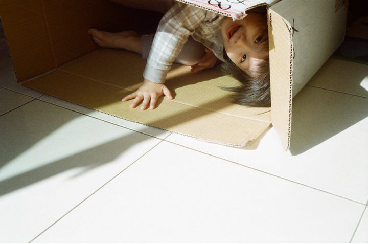 Illustratie bij: 5x kinderen die nog even moeten oefenen op verstoppertje