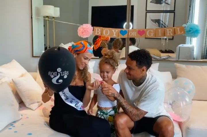 gender_reveal_rose_bertram_en_gregory_van_der_wiel.