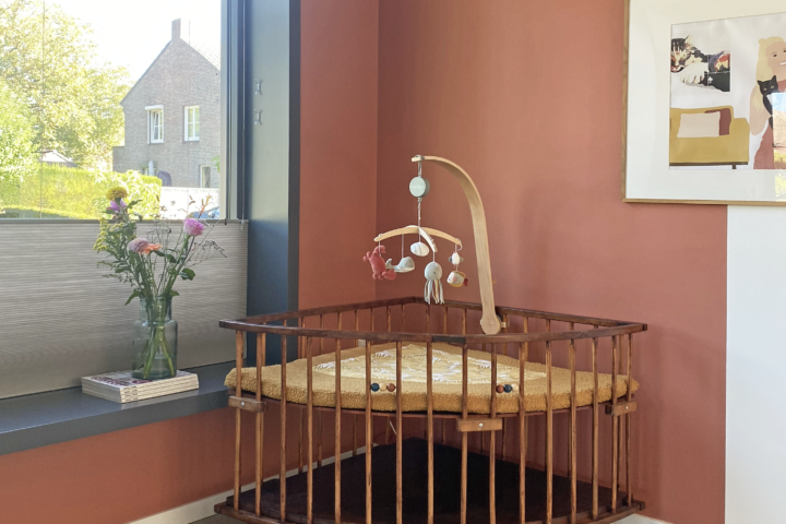 Illustratie bij: 6x zo richt je jouw woonkamer veilig en kidsproof in