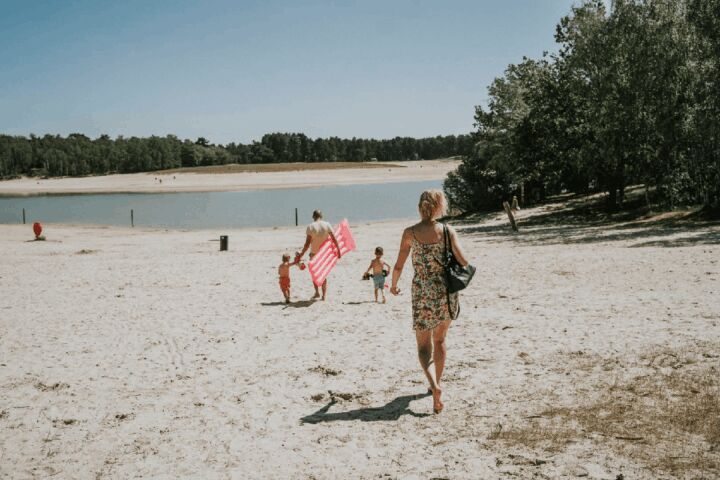 Illustratie bij: Weg met vakantiestress: dingen die je écht geregeld moet hebben