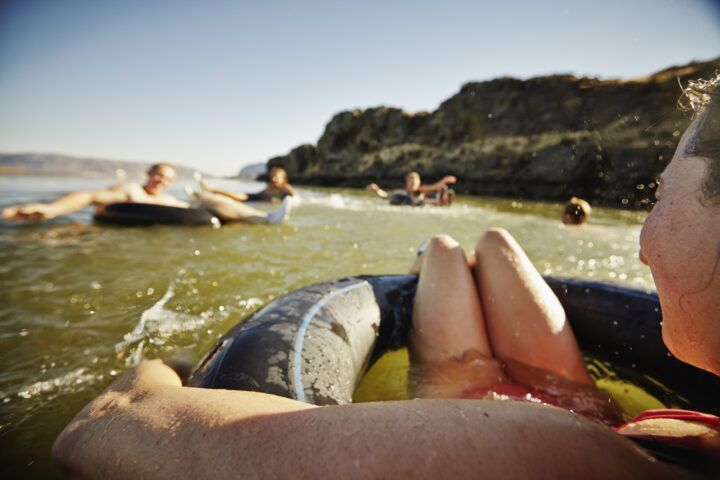Illustratie bij: Deskundigen waarschuwen voor verdrinking in natuurwater: ‘Houd elkaar in de gaten’