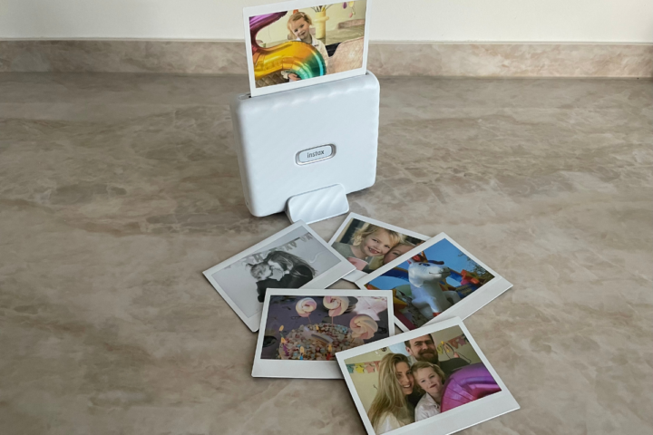 Illustratie bij: Vang de zomer: maak je favoriete herinneringen blijvend met instax