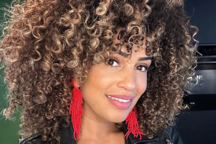 Illustratie bij: Sharon Doorson deelt leuk babynieuws met jeugdliefde: ‘Meer dan gelukkig’