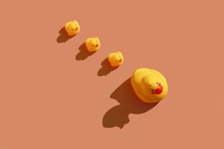 Illustratie bij: Gezellig samen douchen: ‘Met je eigen kind voelt dat toch nooit ongemakkelijk?’