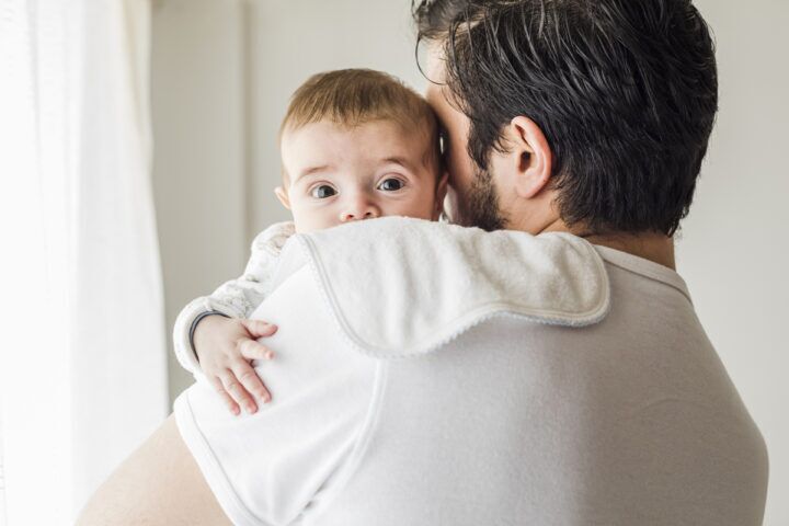 papa met baby