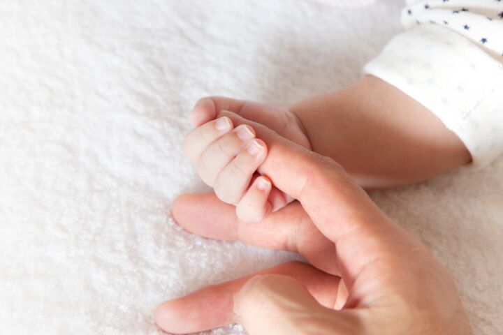 Illustratie bij: Kinkhoest en je baby: dit wil je nu al weten tijdens je zwangerschap