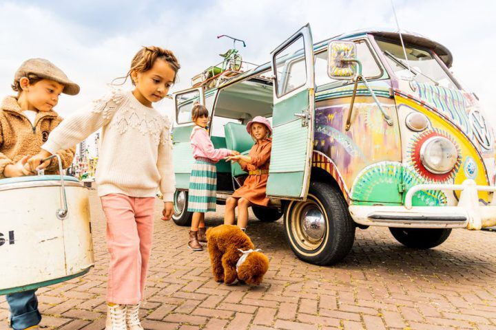 Illustratie bij: Mini roadtrip: kindermode uit Kek Mama 12/2021