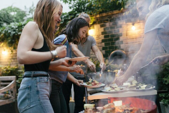 Illustratie bij: Spontane barbecue met vrienden: met deze tips zit je gebakken