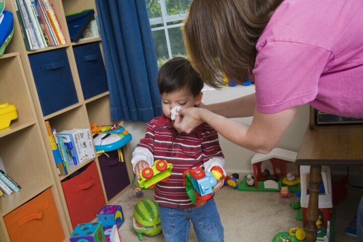 onderzoek-ouders-kleine-kinderen-vaker-ziek