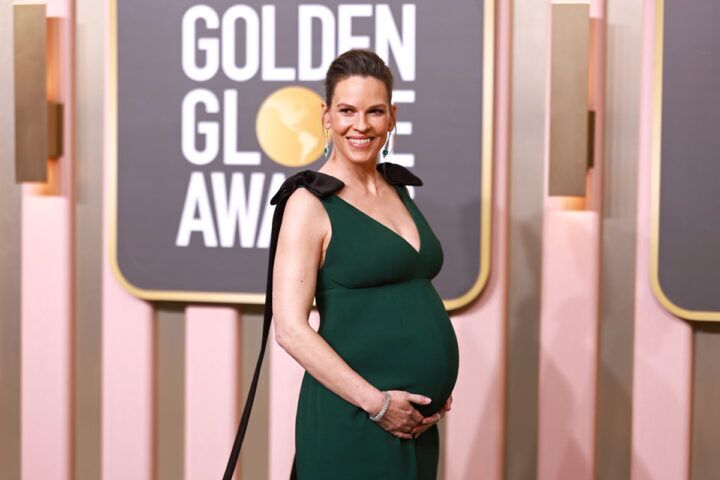 Illustratie bij: Hilary Swank (48) bevallen van tweeling: ‘Het was niet makkelijk’