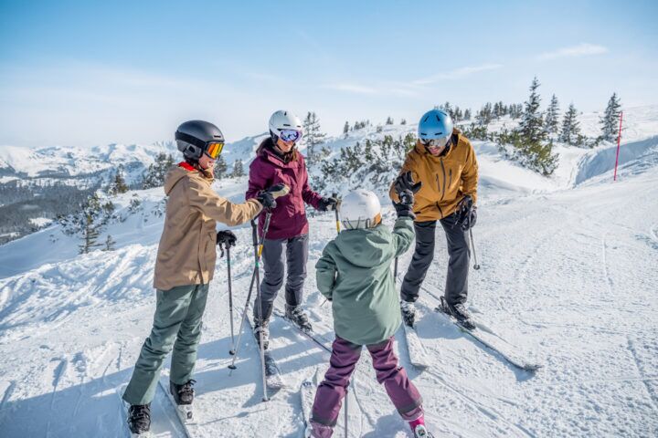 Illustratie bij: Even ontspannen of juist in actie: dít zijn de leukste winteractiviteiten in Oostenrijk