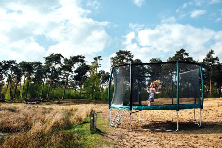 Illustratie bij: WIN: 3x een toffe trampoline van Etan