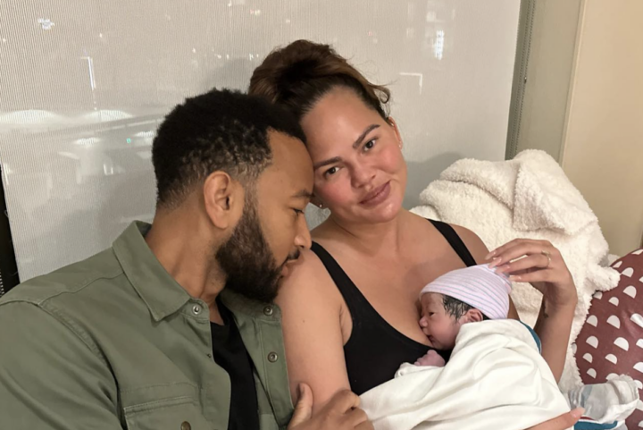 Illustratie bij: John Legend en Chrissy Teigen krijgen kindje via draagmoeder: ‘Dankjewel voor dit geweldige cadeau’